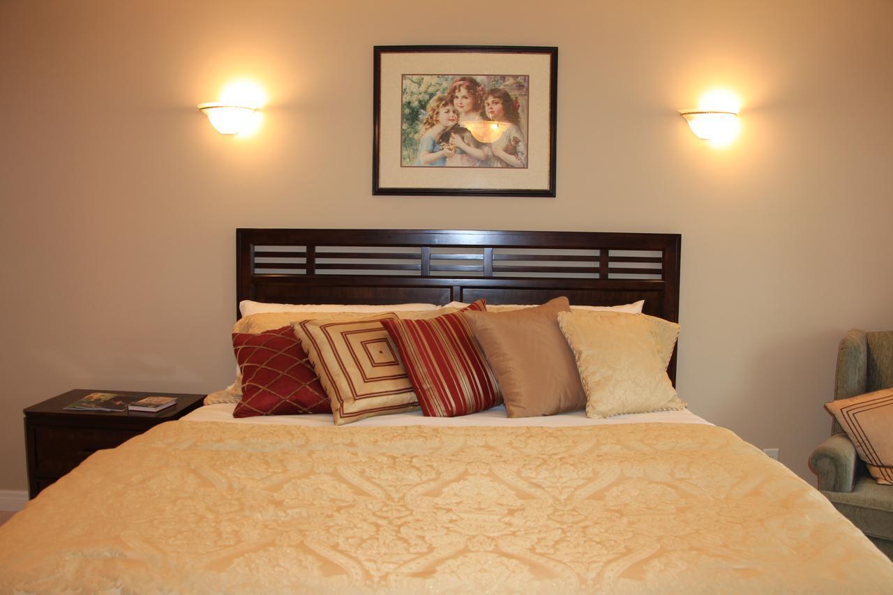 The White House Boutique B&B Ниагара-он-те-Лейк Экстерьер фото