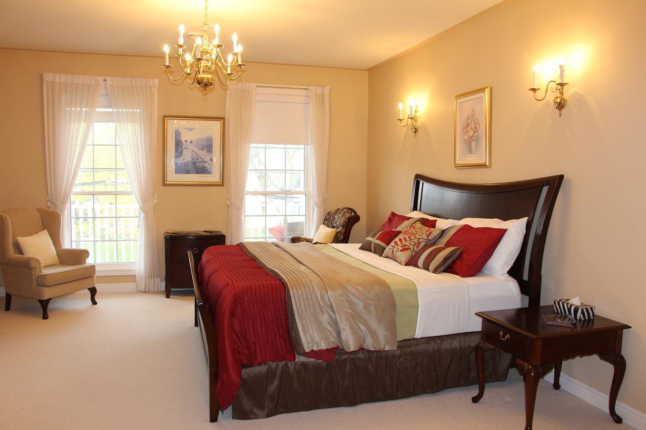 The White House Boutique B&B Ниагара-он-те-Лейк Экстерьер фото